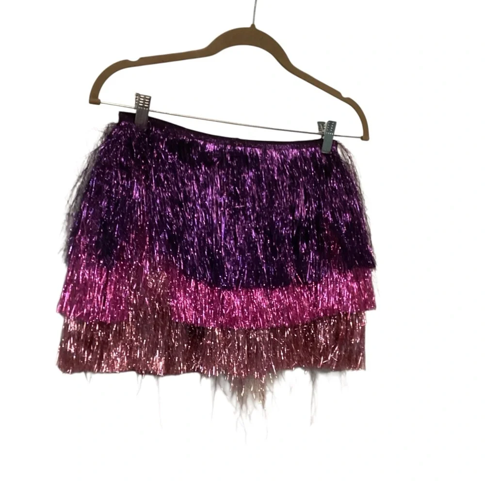 💥PRICE DROP💥 Party Crasher Fringe Tinsel Skirt Shorts - Picture 2 of 5